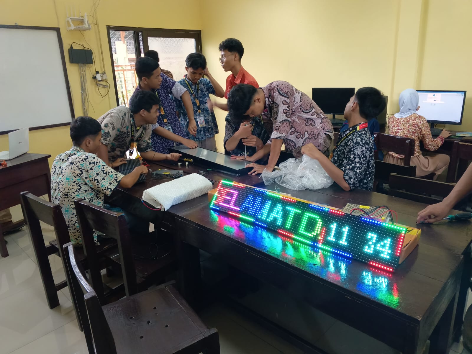 Aplikasi Running Text